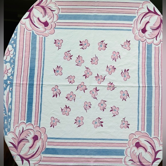 Vintage Pretty Floral Print Tablecloth on Woven Jacquard Cotton 1940’s - Picture 2 of 15